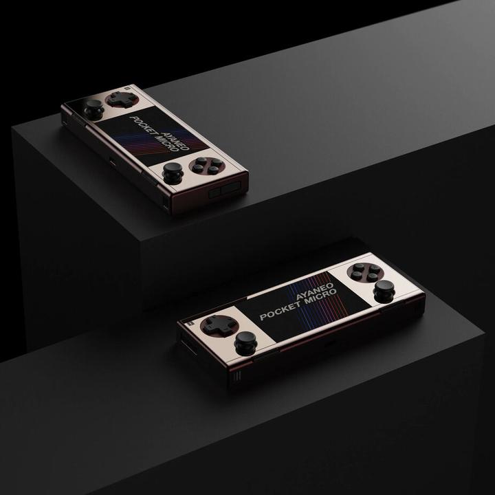 Actual product image Ayaneo Pocket Micro Handheld Konsole – 8 GB LPDDR4X, 256 GB SSD, retro gold
