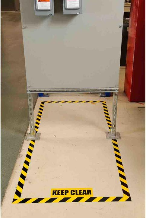 Produktbild Brady B-514, ToughStripe, Bodenmarkierbänder, Polyester, schwarz/gelb, 101,6mm x 30m (104377) (101.60 mm)