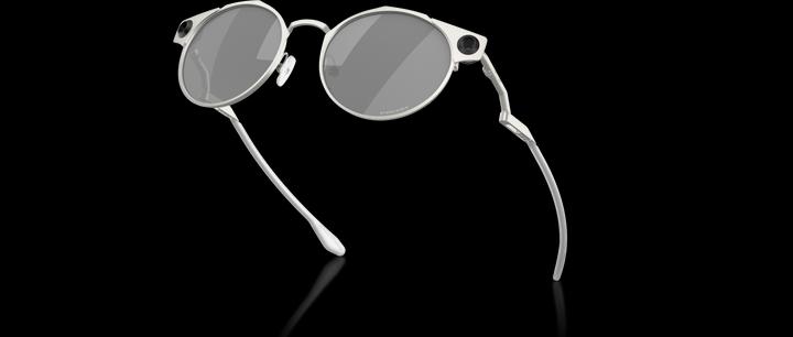 Actual product image Oakley Deadbolt