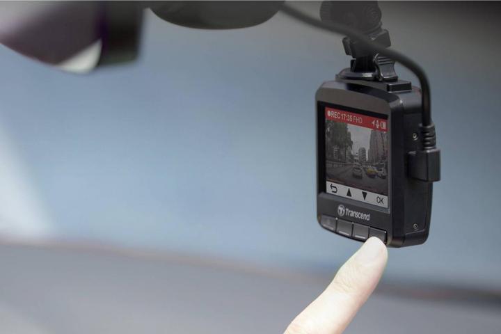 Immagine prodotto Transcend DrivePro 230 Privacy dei dati incl. 32GB microSDHC TLC (Ricevitore GPS, Full HD)