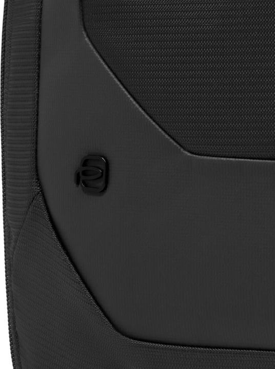 Actual product image Piquadro Reise-Laptop-Rucksack 15,6" aus recyceltem Stoff (36 l)