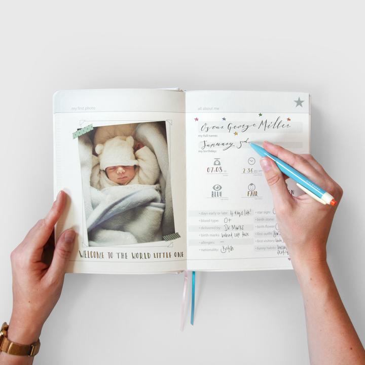 Image du produit Suck UK Mon livre de bébé (A5, À rayures, Couverture rigide)