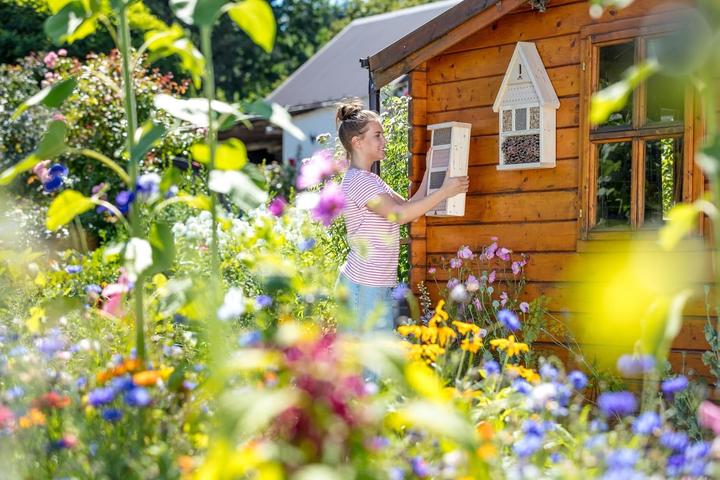 Produktbild Neudorff Insektenhotel (Florfliegen, Ohrwürmer, Wildbienen, Marienkäfer)