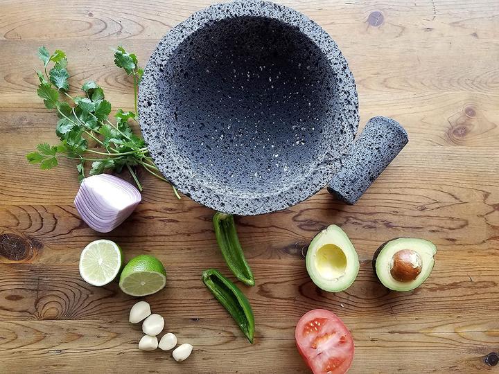 Produktbild RSVP International mexikanischer Molcajete, Vulkanstein
