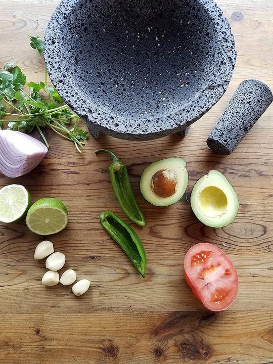 Produktbild RSVP International mexikanischer Molcajete, Vulkanstein