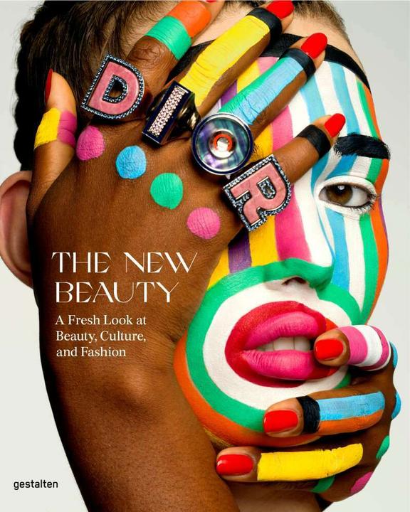 The New Beauty (English, Statures, Andrea Servert Alonso-Misol, Kari Molvar, Robert clans, 2021)