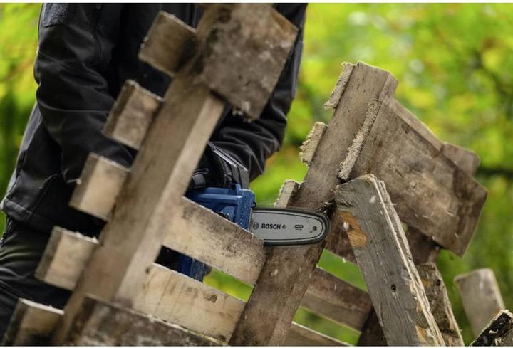 Actual product image Bosch Professional Bosch GKE 18V-15 Akku-Astsäge (Battery chain saw)