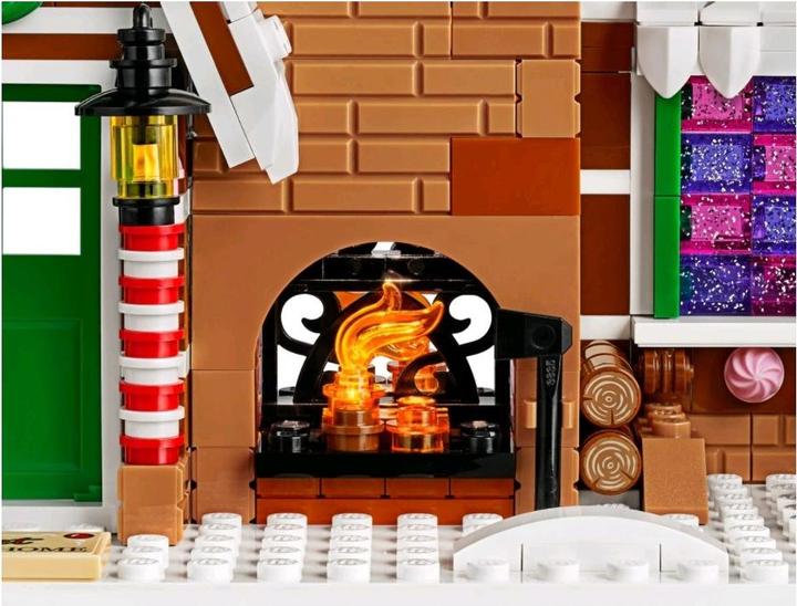 Productafbeelding LEGO Huis van peperkoek (10267, LEGO Creator Expert)