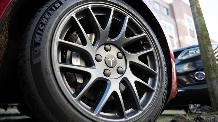 Produktbild Made4EV Radmutterabdeckungen (20x) für alle Tesla Modelle
