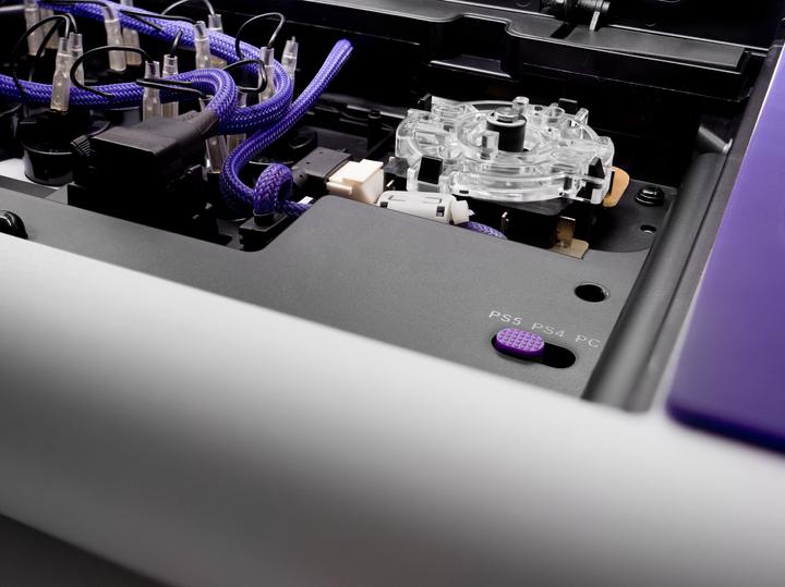 Produktbild Victrix Pro FS-12 Arcade Fight Stick: White (PS5, PC, PS4)