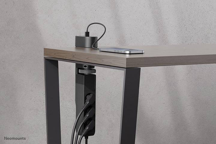 Produktbild Neomounts Tischsteckdose mit Klemme 3-fach/230V/USB-A/2xUSB-C/schwarz (Tisch)