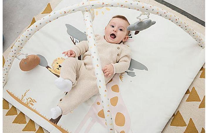Produktbild Sterntaler Safari Krabbeldecke m Spielbogen