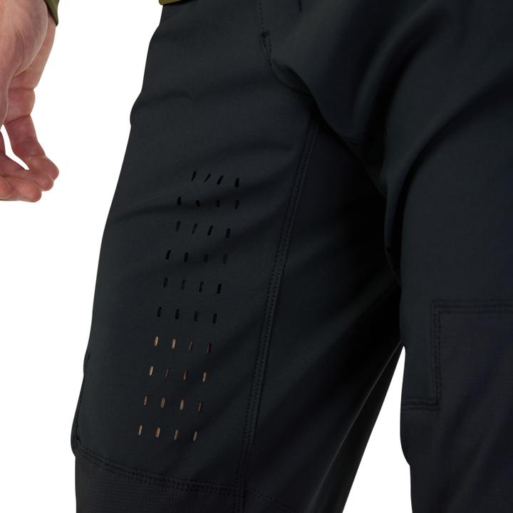 Actual product image Fox PANT 23 DEFEND BLK 30 (S, M)