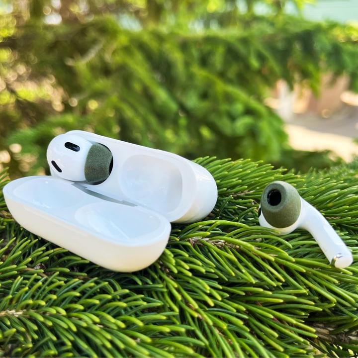 Actual product image RØDE Airpods ProGen1&2 Electric Green Small