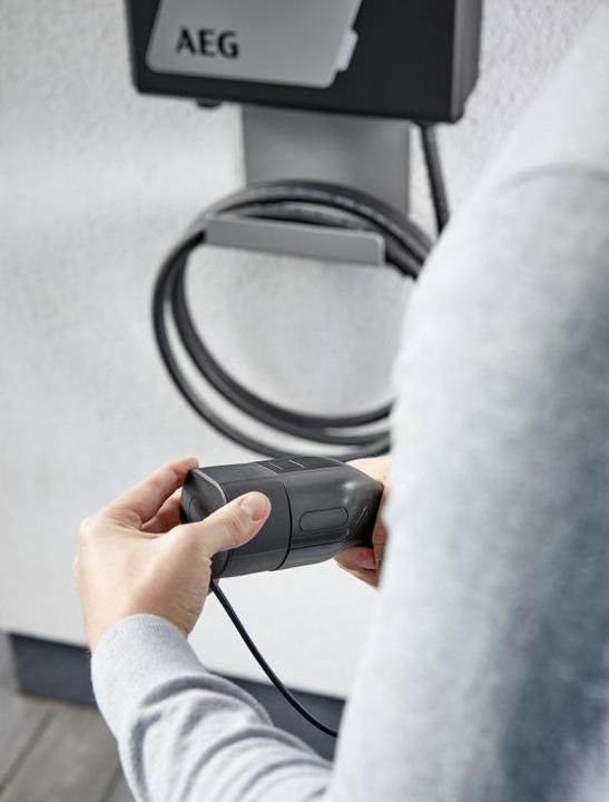 Produktbild AEG Wallbox 11 KW Typ B mit FI Schalter (Typ 2, 11 kW, 16 A)