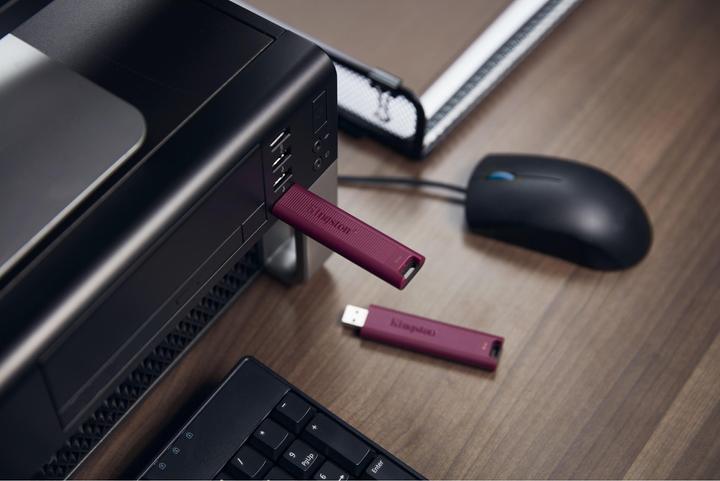 Actual product image Kingston DataTraveler Max (1000 GB, USB-A)