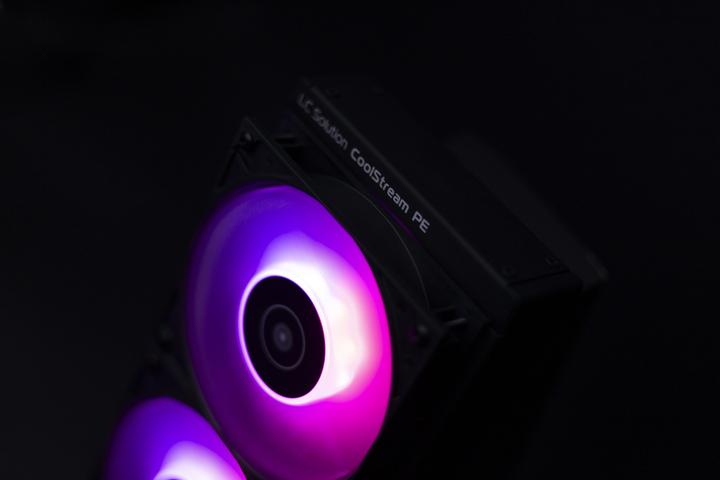 Produktbild EKWB EK-Vardar EVO 120ER PWM D-RGB - 2200U/min (120 mm, 1 x)