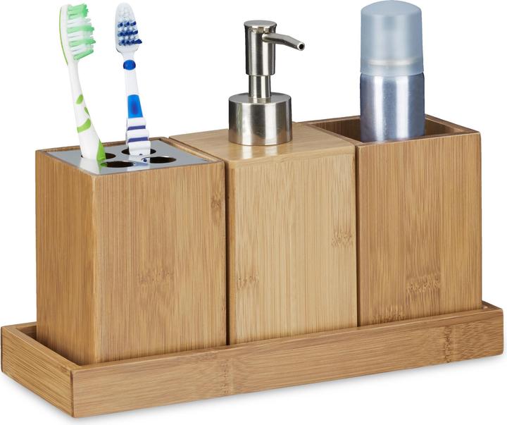 Bathroom accessories set