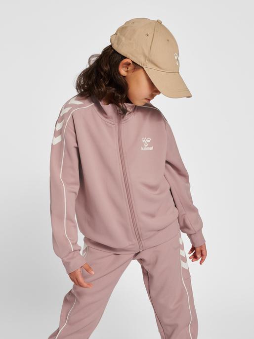 Actual product image hummel Track Tracksuit (176)