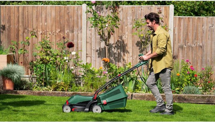 Produktbild Bosch Home & Garden UniversalRotak 37-555 (Netzbetrieb)