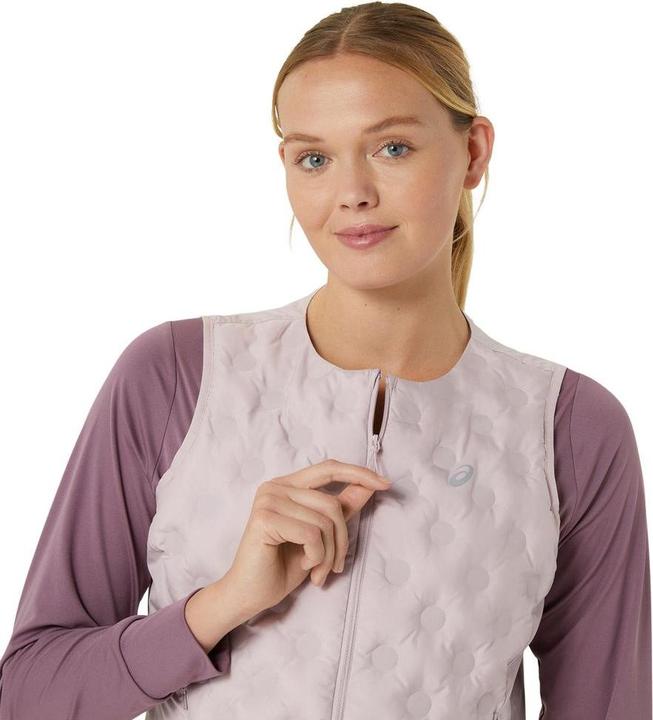Actual product image ASICS Performance Nagino Round Padded Gilet (L)