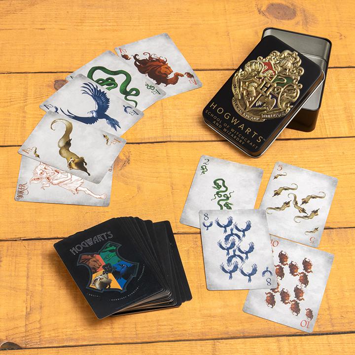 Produktbild Paladone Products Harry Potter jeu de cartes à jouer Hogwarts