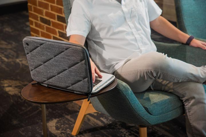 Actual product image TwelveSouth Suitcase 15/16" (16", Apple)