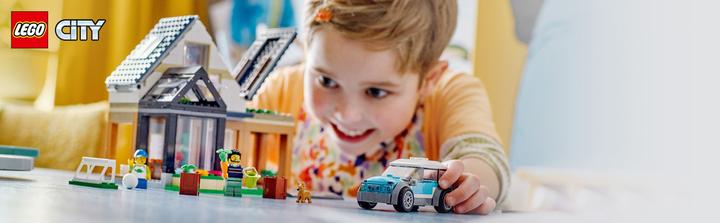 Produktbild LEGO Familienhaus mit Elektroauto (60398, LEGO City)