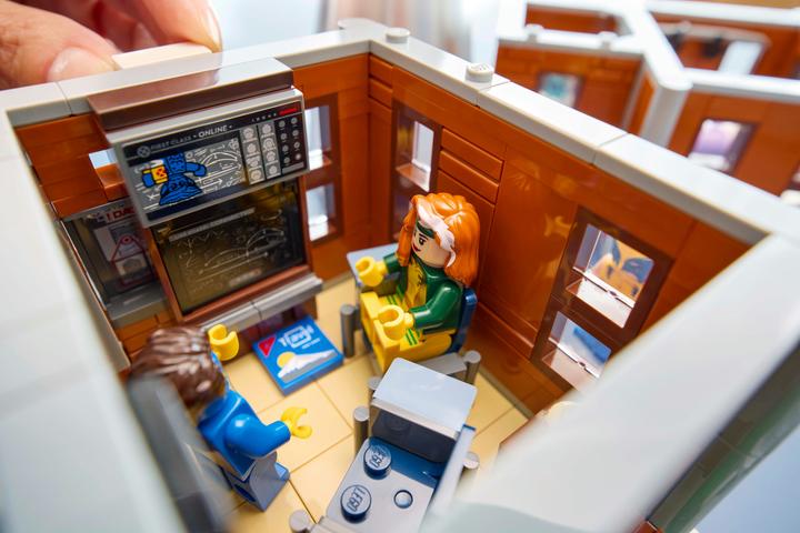 Immagine prodotto LEGO X-Men: X-Mansion (76294, LEGO Marvel, Set LEGO rari)