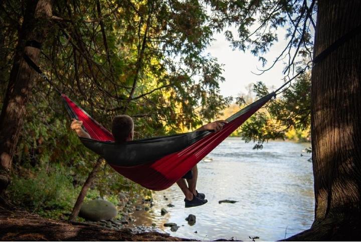 Actual product image Vivere Double Hammock Parachute Hammock Red/Grey (181 kg)