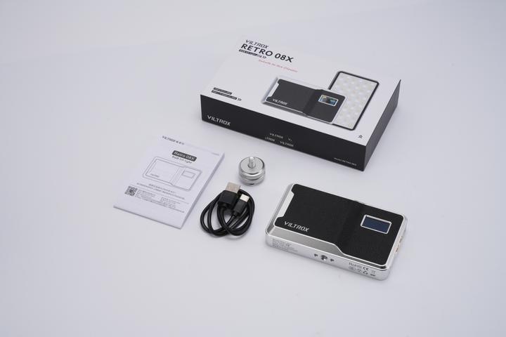 Produktbild Viltrox Retro 08X RGB Pocket LED Light (Videoleuchte)