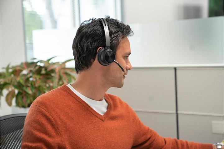 Image du produit HP POLY Voyager Focus 2 USB-C-C Headset +USB-C/A Adapter +Charging Stand