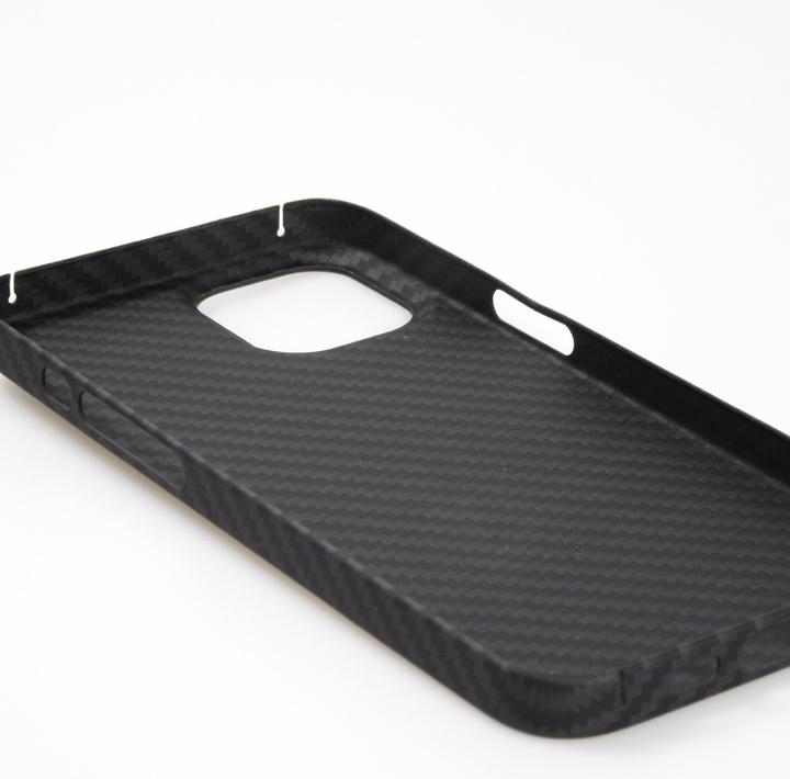 Produktbild Carbomile Hülle Schutzcase aus echtem Aramid Carbonfaser (Apple iPhone 15 Plus)