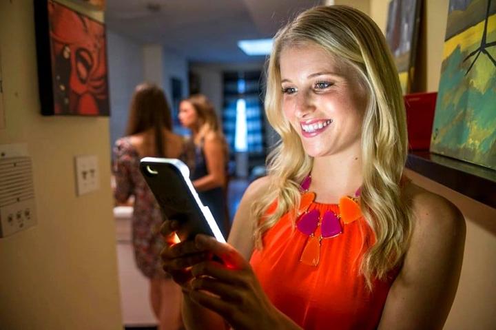 Produktbild PhoneLook Hülle Lumee Selphie LED (Apple iPhone 7 Plus)