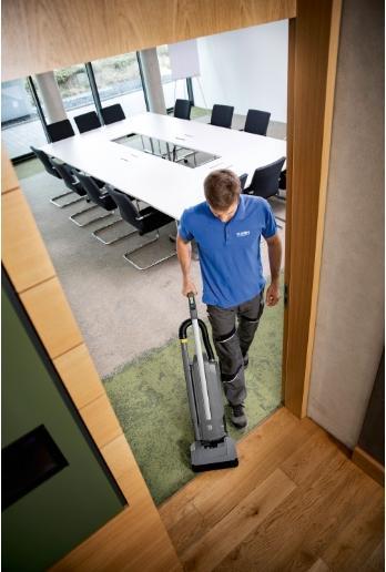 Image du produit Kärcher Aspiro-brosseur pour moquettes à batterie CV 30/2 BP Adv (Aspirateur sec)