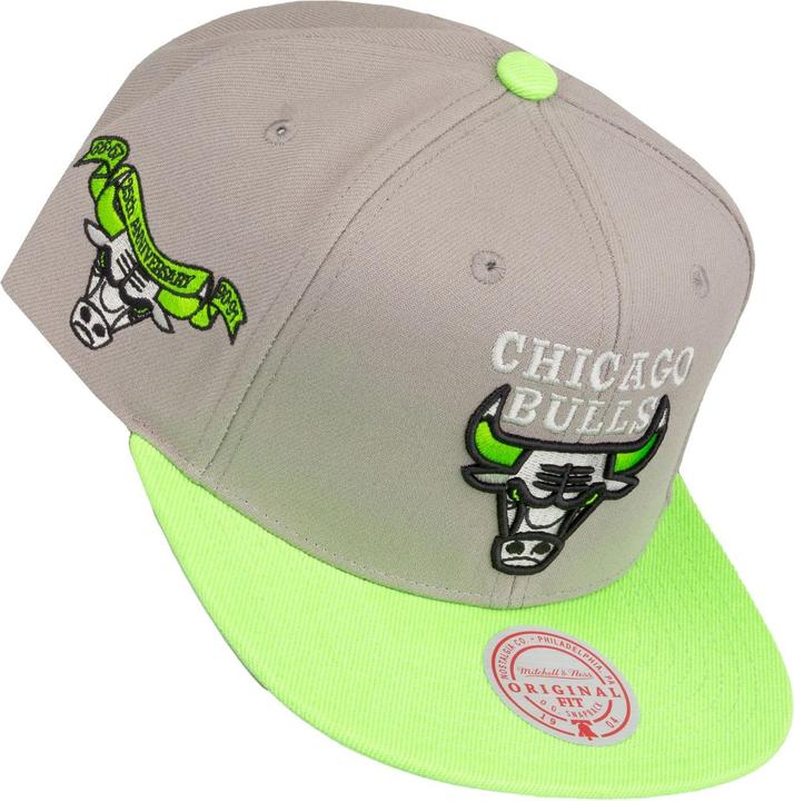 Actual product image Mitchell & Ness Snapback Cap - CORE V Chicago Bulls gris (One size)