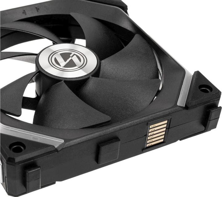 Actual product image Lian-Li UNI FAN SL120 RGB PWM fan, pack of 3 (120 mm, 3 x)