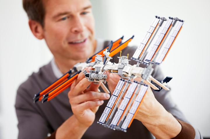 Actual product image LEGO International Space Station (21321, LEGO Ideas, LEGO Rare Sets)