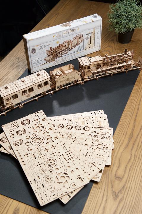 Actual product image Ugears Harry Potter Hogwarts-Express