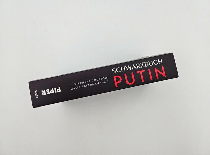 Produktbild Schwarzbuch Putin (Deutsch, Ursula Held, Jörn Pinnow, Thomas Stauder, Elisabeth Thielicke, Nadine Püschel, Stéphane Courtois, Galia Ackerman, Barbara Sauser, Jens Hagestedt, 2024)