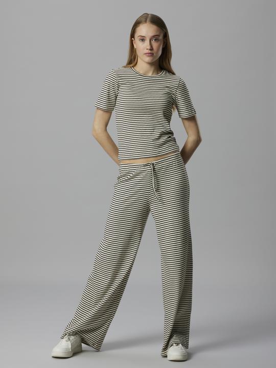 Actual product image Lmtd Wide Leg Hose (146)
