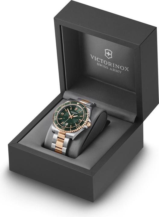 Immagine prodotto Victorinox Maverick, Orologio subacqueo, Orologio da uomo, 43 cm, Quadrante verde, Bracciale in acciaio (Orologio sub, 43 mm)