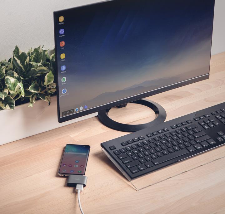 Actual product image Moshi Compact USB-C to HDMI Adapter with HDR and USB PD Pass-through Charging - Titanium Gray (0.14 m, HDMI)