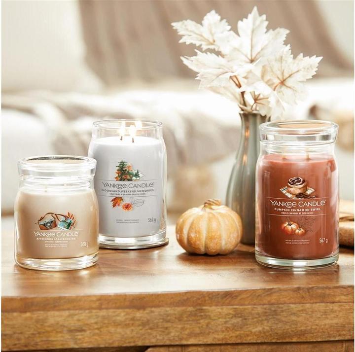 Produktbild Yankee Candle Duftkerze Woodland Weekend Memories Signature Medium Jar