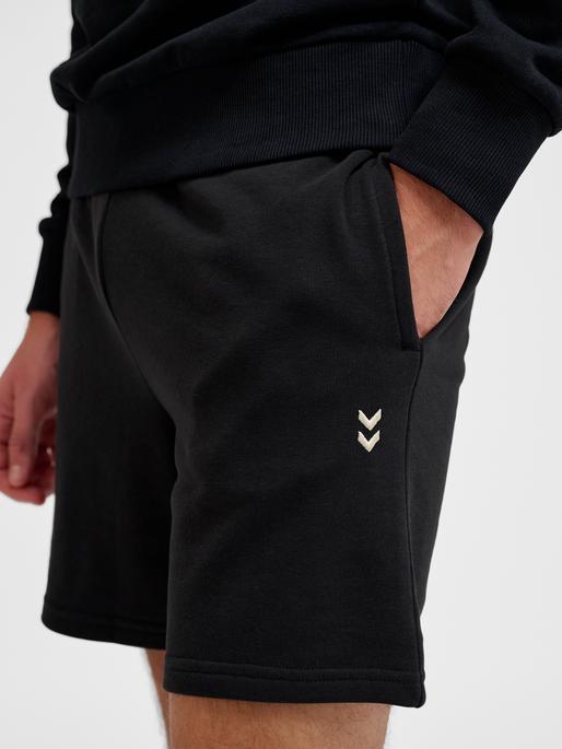 Actual product image hummel hmlPULSE SWEAT SHORTS (S)