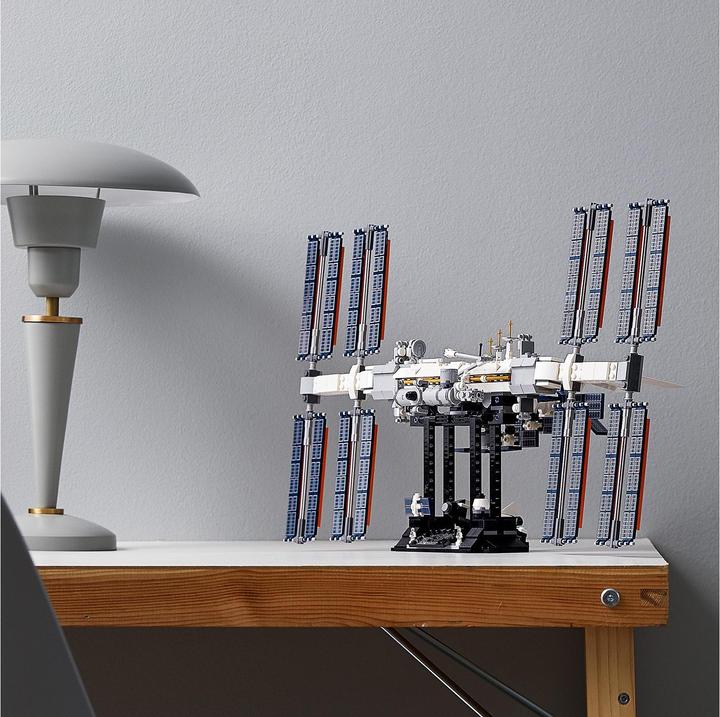 Actual product image LEGO International Space Station (21321, LEGO Ideas, LEGO Rare Sets)