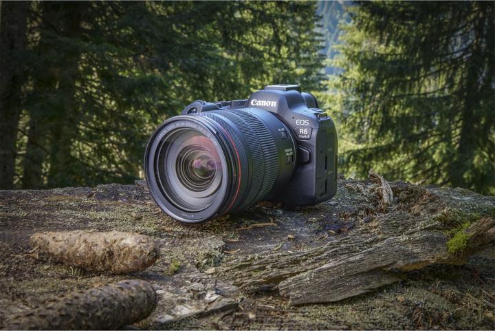 Produktbild Canon EOS R6 Mark II mit RF24-105 F4 L IS USM (24 - 105 mm, 24.20 Mpx, Vollformat)
