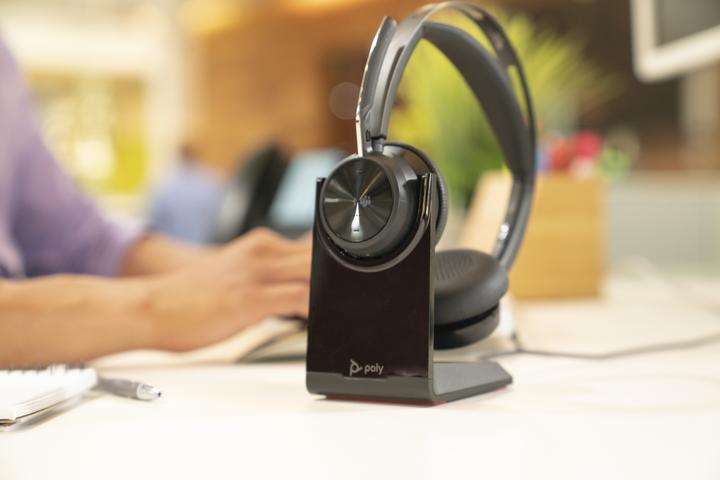 Actual product image Poly Voyager Focus 2 UC (Wireless, USB-A)