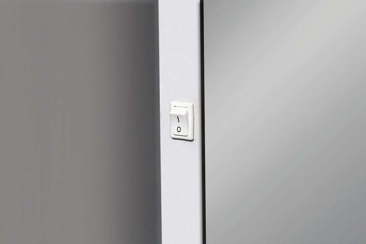Produktbild Schneider ARANGA LED Lichtspiegel, mit Spiegelheizung und Steckdose, 515x48x700mm, Lichtbänder oben