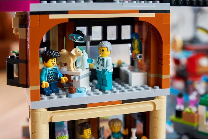 Actual product image LEGO City centre (60380, LEGO City)